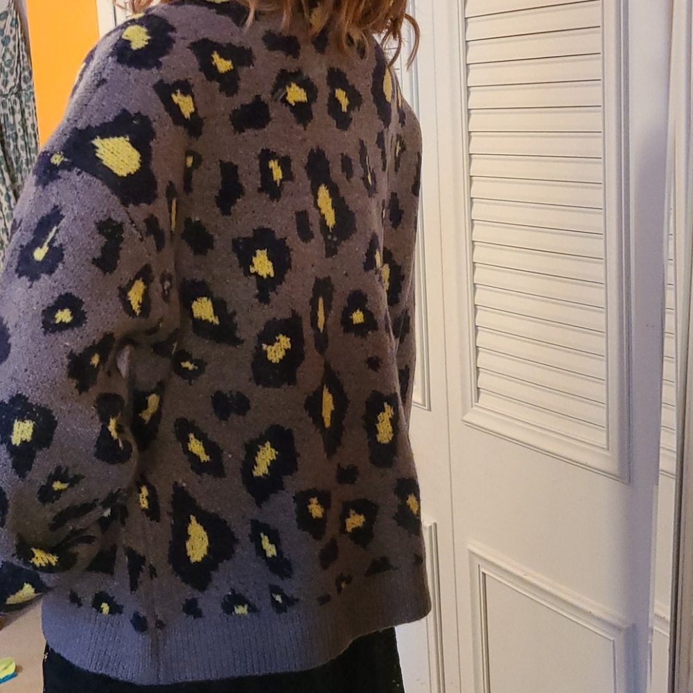 THML Sweater - Picture 8 of 16